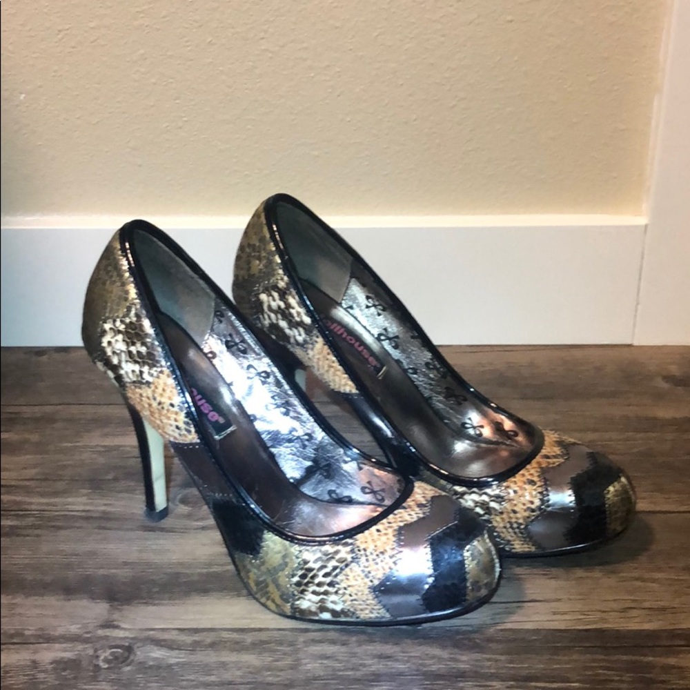 Dollhouse Size 8 Tan/Black/Gold Design High Heels
